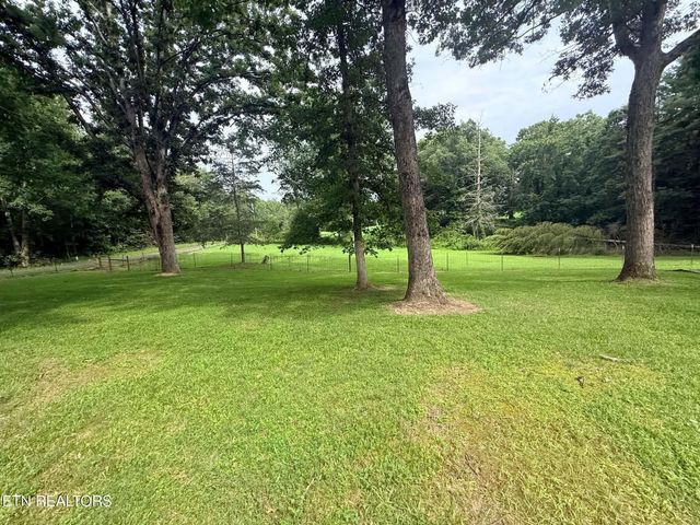 1250 Darrow Ridge Rd, Jamestown, TN 38556
