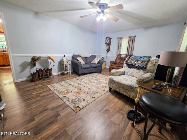 1250 Darrow Ridge Rd, Jamestown, TN 38556
