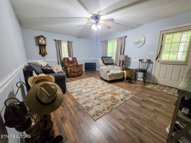 1250 Darrow Ridge Rd, Jamestown, TN 38556