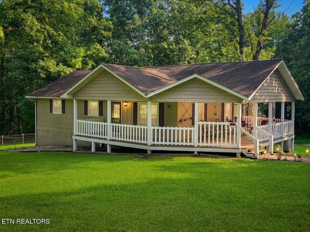 1250 Darrow Ridge Rd, Jamestown, TN 38556