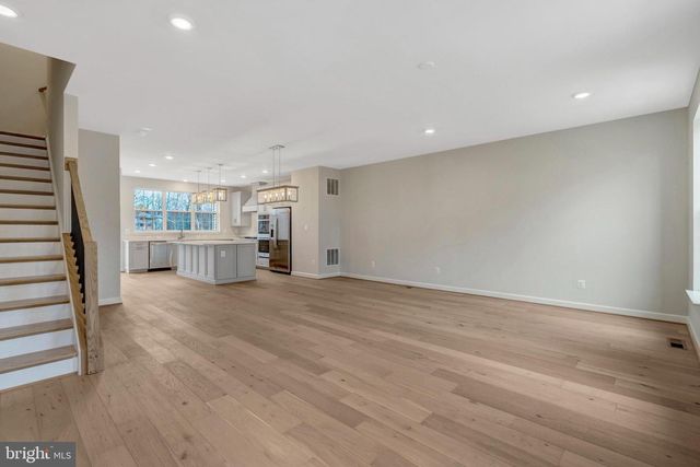 12507 LEAGUE LN, Fairfax, VA 22033