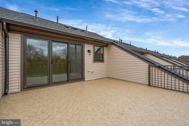 12507 LEAGUE LN, Fairfax, VA 22033