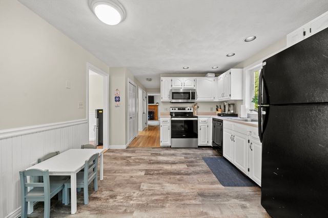 6 Burlwood Ln, Woburn, MA 01801