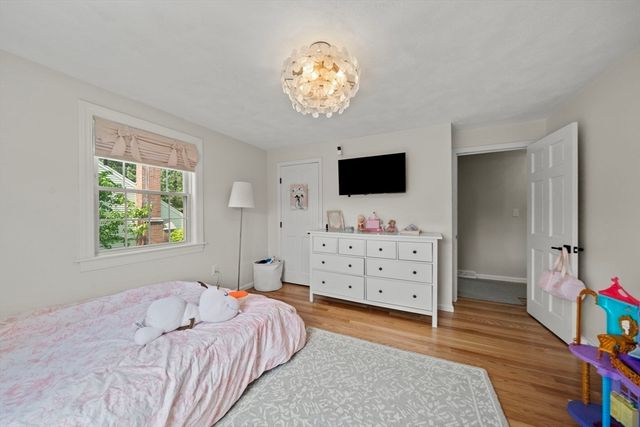 6 Burlwood Ln, Woburn, MA 01801