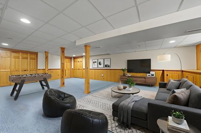 6 Burlwood Ln, Woburn, MA 01801