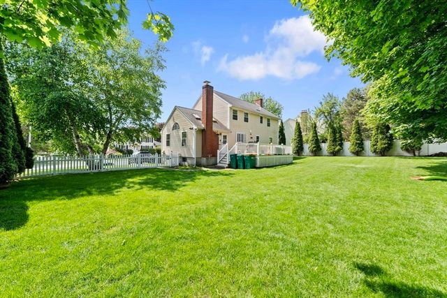 6 Burlwood Ln, Woburn, MA 01801