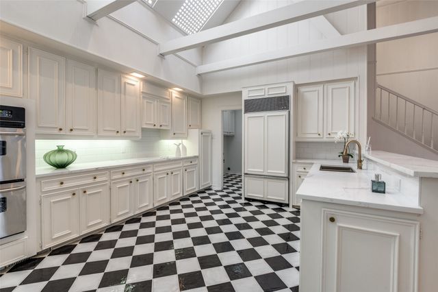 5865 Farquhar Lane, Dallas, TX 75209