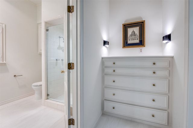 5865 Farquhar Lane, Dallas, TX 75209