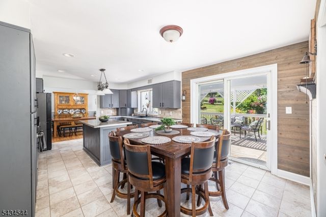4 Campbell Dr, Hardyston Twp., NJ 07419