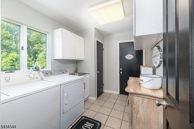 4 Campbell Dr, Hardyston Twp., NJ 07419