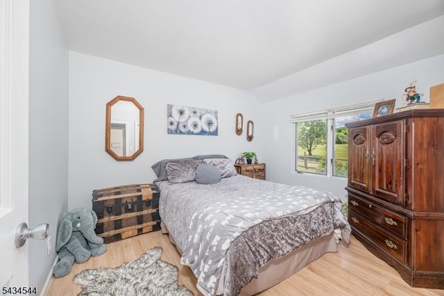 4 Campbell Dr, Hardyston Twp., NJ 07419