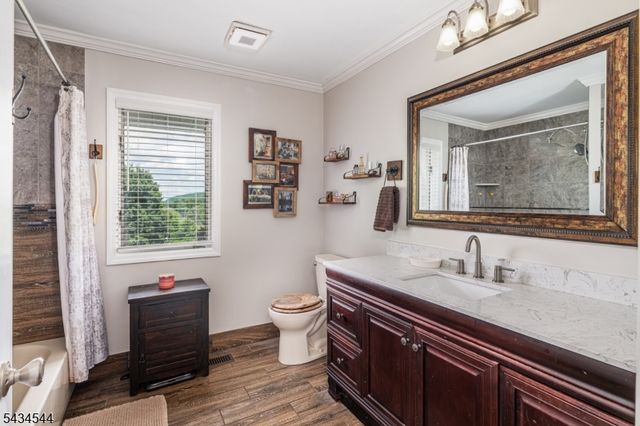 4 Campbell Dr, Hardyston Twp., NJ 07419