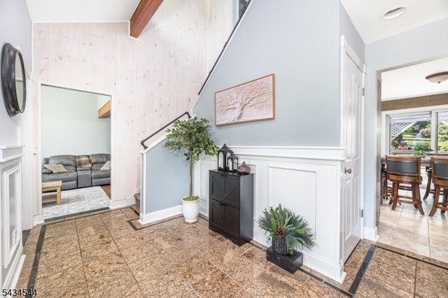 4 Campbell Dr, Hardyston Twp., NJ 07419