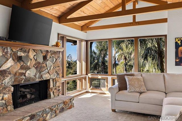 714 Passiflora Ave, Encinitas, CA 92024