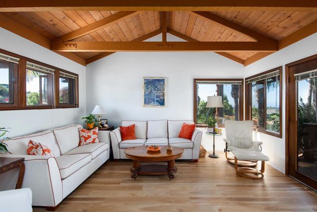 714 Passiflora Ave, Encinitas, CA 92024