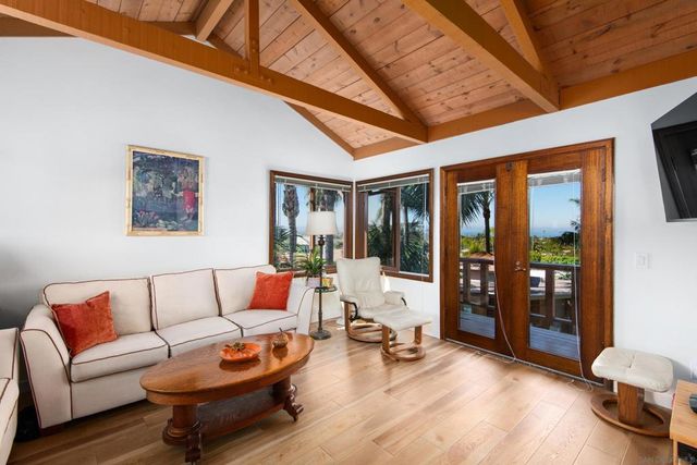 714 Passiflora Ave, Encinitas, CA 92024