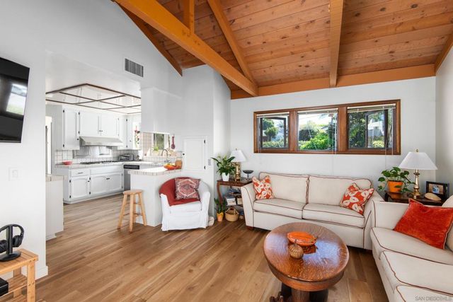 714 Passiflora Ave, Encinitas, CA 92024