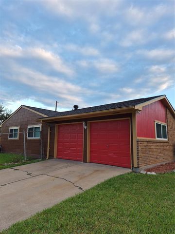 12603 S Coast Drive, Houston, TX 77047