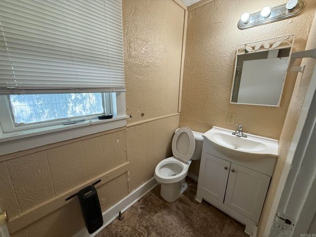 219 Wood Street, Hot Springs, AR 71913