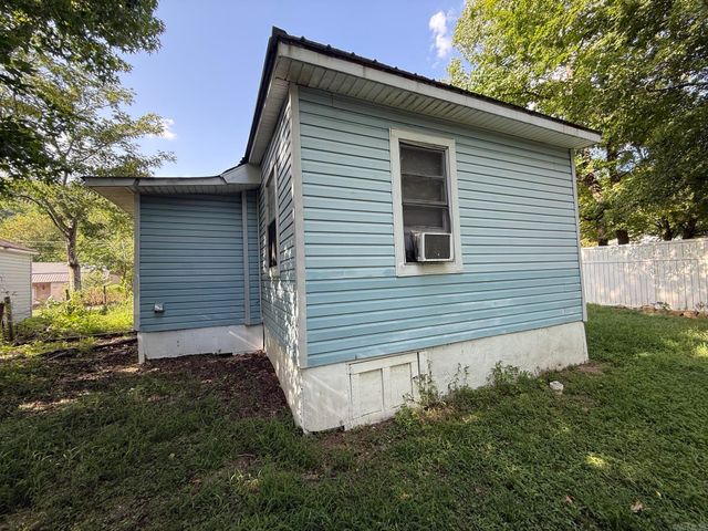219 Wood Street, Hot Springs, AR 71913