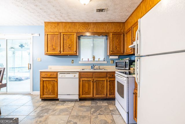 8397 Willows Terrace, Riverdale, GA 30274