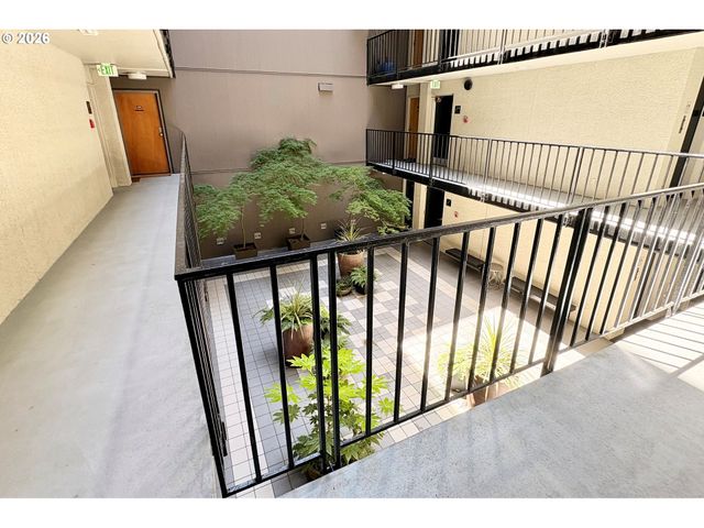 2020 Sw MAIN St 402, Portland, OR 97205