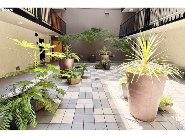 2020 Sw MAIN St 402, Portland, OR 97205