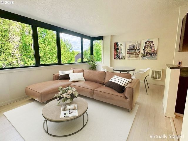 2020 Sw MAIN St 402, Portland, OR 97205