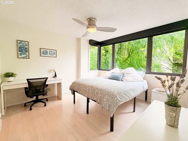 2020 Sw MAIN St 402, Portland, OR 97205