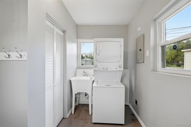 3050 Grayson Street, Ferndale, MI 48220