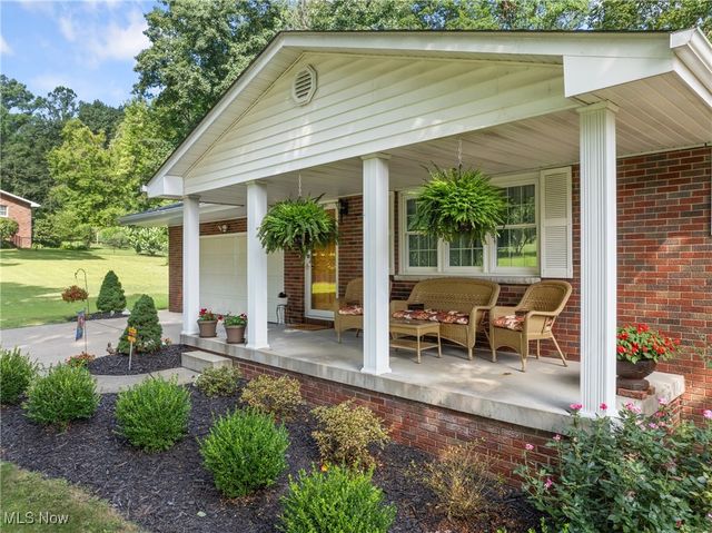 55899 Poplar Drive, Bellaire, OH 43906