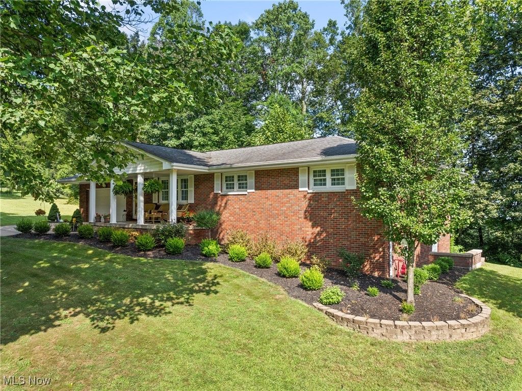 55899 Poplar Drive, Bellaire, OH 43906