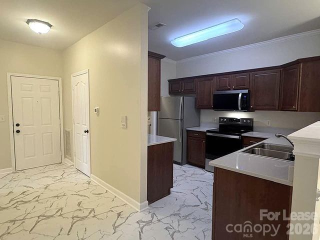 16412 Redstone Mountain Lane, Charlotte, NC 28277