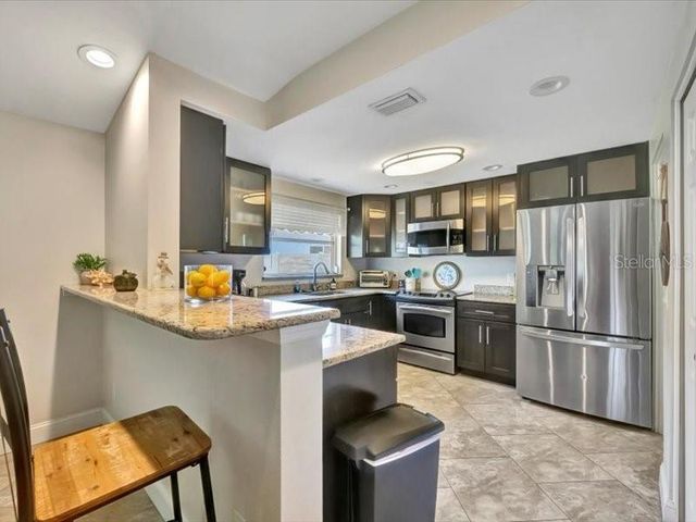 2529 CROTON AVENUE, Sarasota, FL 34239