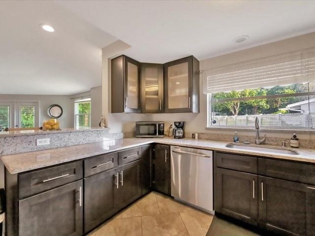 2529 CROTON AVENUE, Sarasota, FL 34239