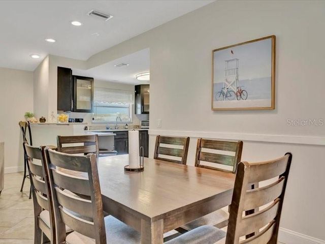 2529 CROTON AVENUE, Sarasota, FL 34239