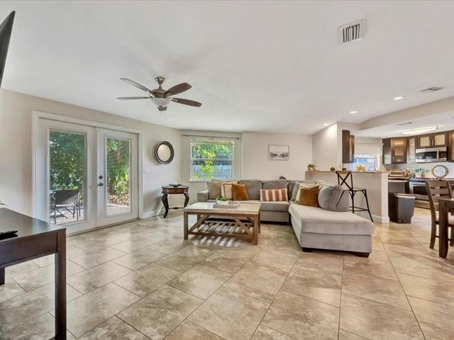 2529 CROTON AVENUE, Sarasota, FL 34239