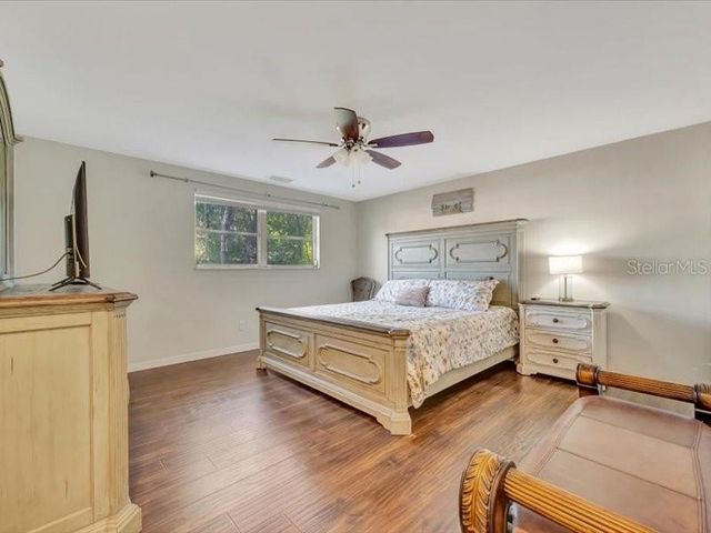 2529 CROTON AVENUE, Sarasota, FL 34239