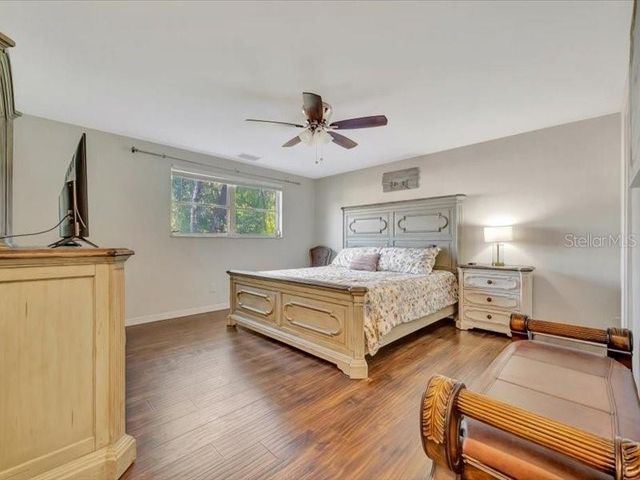 2529 CROTON AVENUE, Sarasota, FL 34239