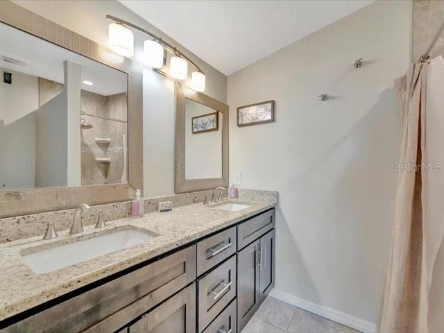 2529 CROTON AVENUE, Sarasota, FL 34239