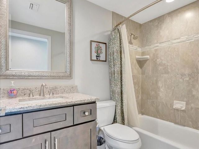 2529 CROTON AVENUE, Sarasota, FL 34239