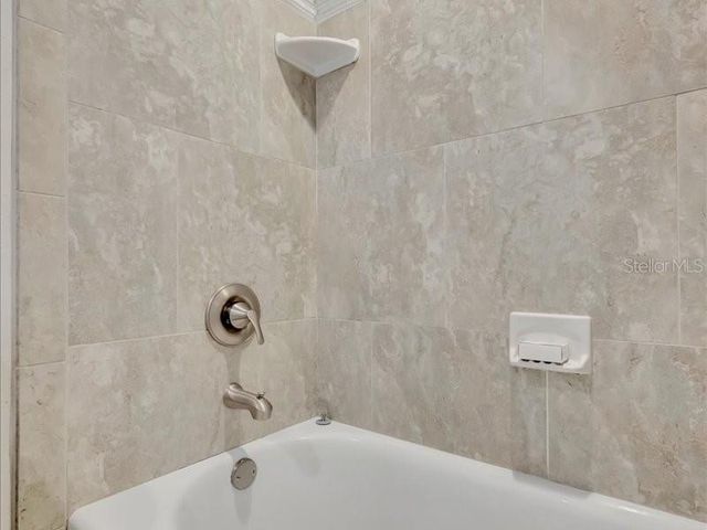 2529 CROTON AVENUE, Sarasota, FL 34239