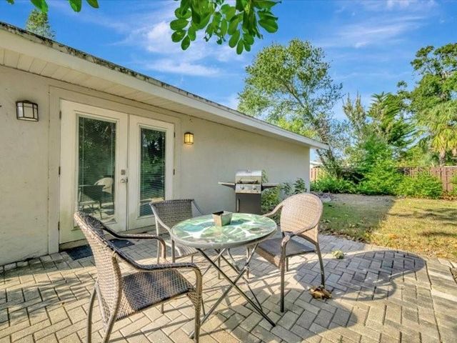 2529 CROTON AVENUE, Sarasota, FL 34239