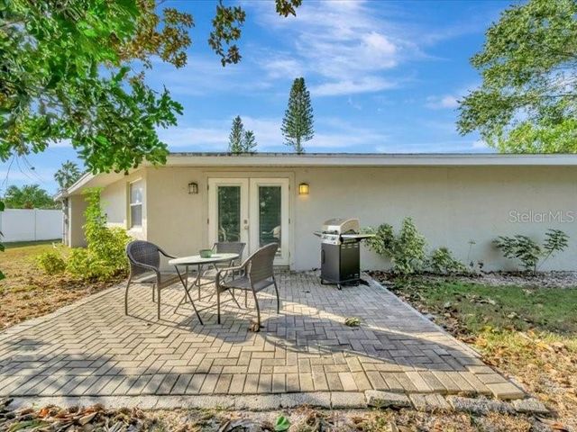 2529 CROTON AVENUE, Sarasota, FL 34239