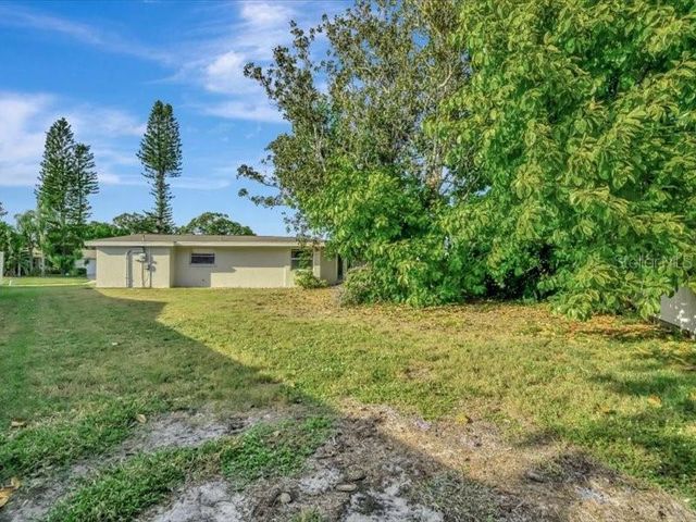 2529 CROTON AVENUE, Sarasota, FL 34239