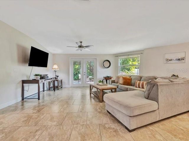 2529 CROTON AVENUE, Sarasota, FL 34239