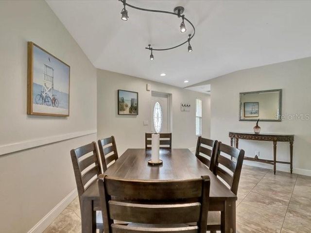 2529 CROTON AVENUE, Sarasota, FL 34239