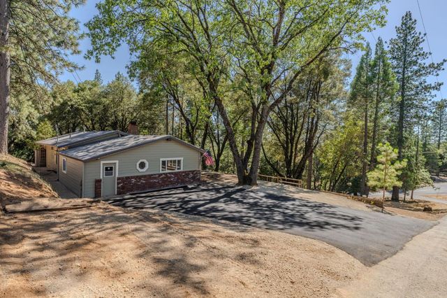 14600 Lupe Rd, Pine Grove, CA 95665