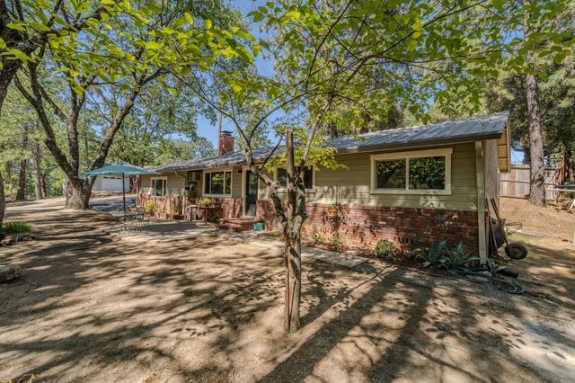 14600 Lupe Rd, Pine Grove, CA 95665