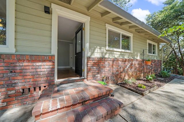 14600 Lupe Rd, Pine Grove, CA 95665